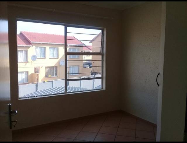 2 BEDROOM APARTMENT FOR SALE IN GROBLERPARK EXT